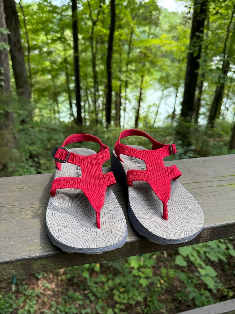 Tread Labs Women’s Thong Sandals Cloth Upper Buckle Logo Red/Gray US 7 EU 38